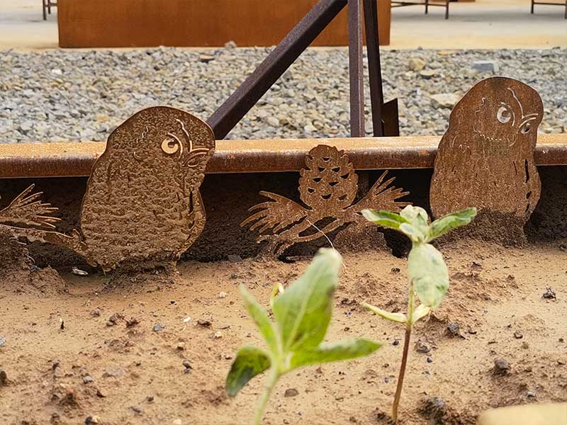 <h3>Sculptures & Metal Cactus Yard Art - Desert Foothills Gardens </h3>
